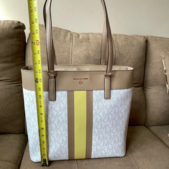 MICHAEL KORS LARGE TOTE BAG VANILLA COLOR , ACORN AND MARIGOLD LINE - Picture 5 of 11